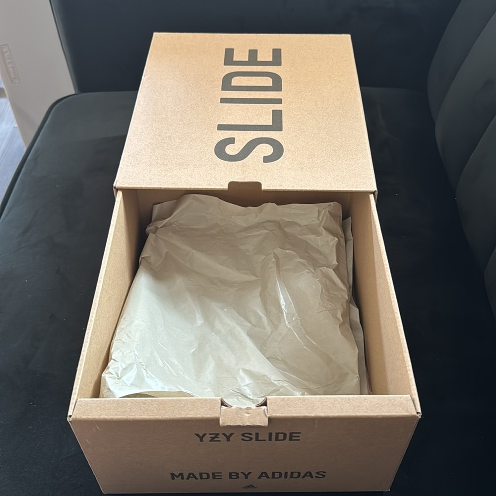 Empty Yeezy Slide Box - (Size 8) - image 4